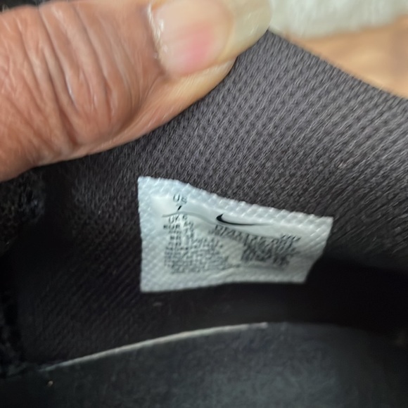 Nike Kyrie Flytrap 6 Sneakers Men’s Size 7 - Picture 6 of 6